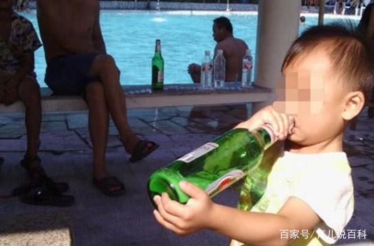 3岁就开始狂饮，6年前那个网红“小酒神”，如今过得怎么样？