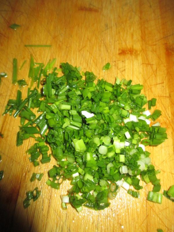 开春别嫌这菜“贵”，咬1口都是钙，孩子常吃长大个，身体更棒！