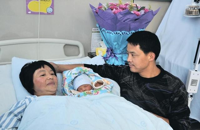 女性“最晚生育年龄”是多少岁？超过这个岁数，头胎二胎都要慎重