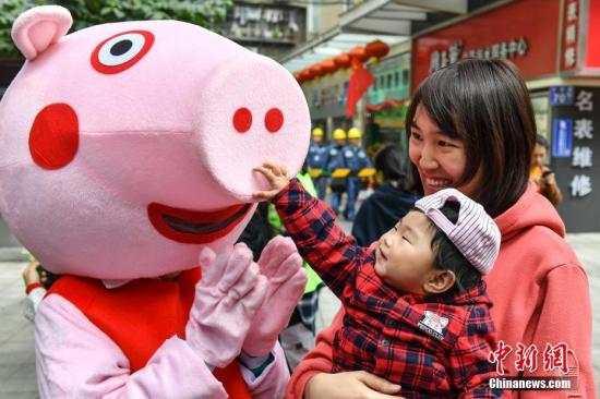 超八成受访家长：会比较自己的孩子跟“别人家孩子”