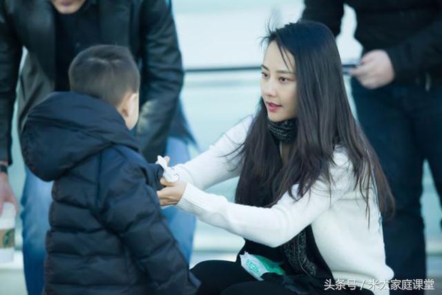 孩子用哭来要挟父母时，你的反应影响孩子的一生