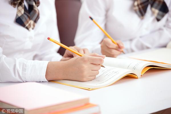 养孩子到底有没有标准？逾六成受访家长称会在成绩方面设标准