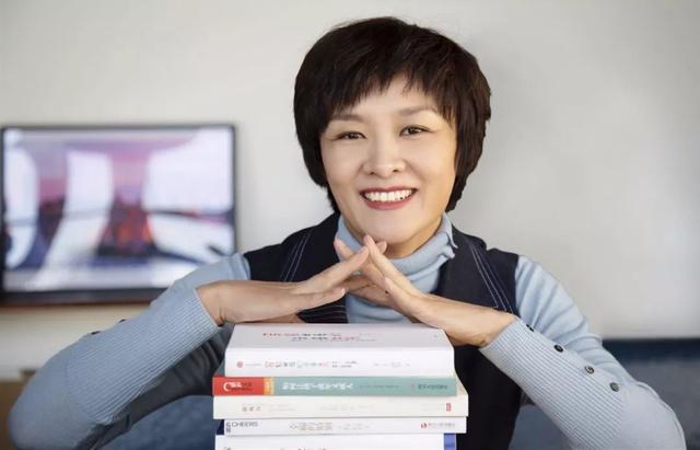孩子哭闹不听话？20 本书里的科学育儿知识，看完就能用得上