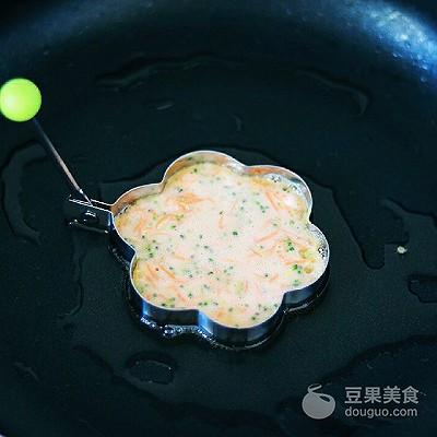 #精品菜谱挑战赛#西兰花胡萝卜蛋饼?????宝宝辅食
