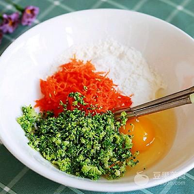 #精品菜谱挑战赛#西兰花胡萝卜蛋饼?????宝宝辅食