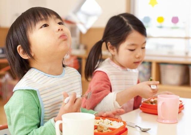 穷养和富养有啥区别？幼儿园老师从这三方面可以看出来！