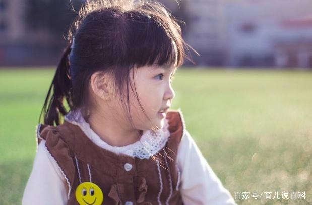“你是姐姐，应该让着妹妹”，接下来孩子的回答，让宝妈自愧不如