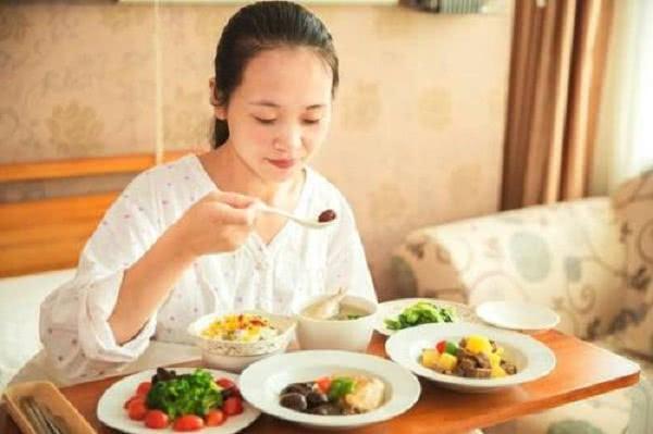 孕晚期什么食物可预防早产？三种美味快吃起来，胎儿也开心