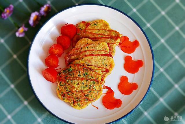 #精品菜谱挑战赛#西兰花胡萝卜蛋饼?????宝宝辅食