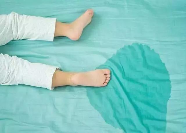 宝宝尿床有问题？专家说如何正确对待是关键