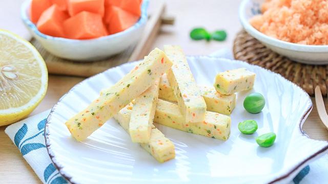 想要宝宝学会独立吃饭，8个月就该添加这种食物！越早开始越好！