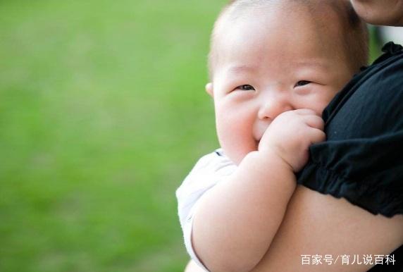 儿科医生：宝宝到了这个年龄段，就可以吃盐了，过早过晚都不好