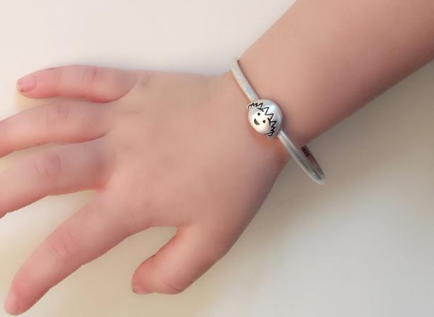 别给宝宝戴银手镯了，原因主要有三点，宝妈别忽视了！