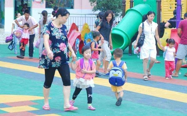 孩子上幼儿园需要哪些证件？需要为孩子准备些什么用品呢？
