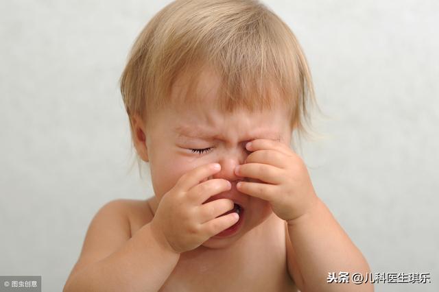 宝宝揉眼睛不只是过敏！专家提醒：3大原因，真希望你能早点发现