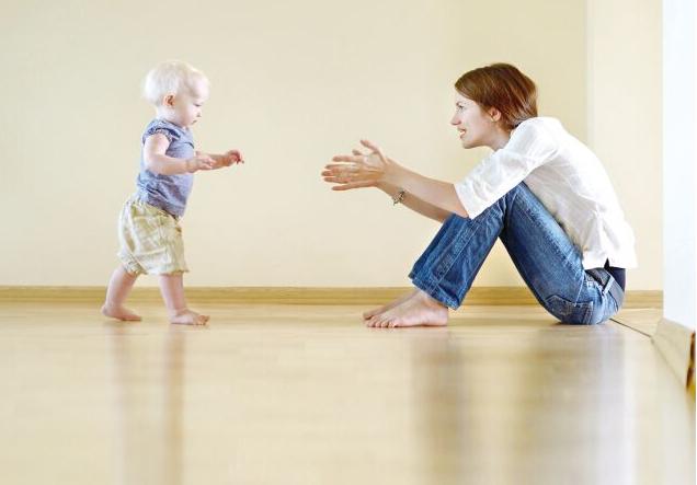 孩子走路早晚和智商有关系？走路晚智商真的低吗？走的早危害挺大