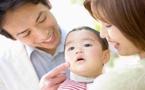 宝宝常做的三件事，件件让宝妈崩溃！别烦，说明他很依赖你