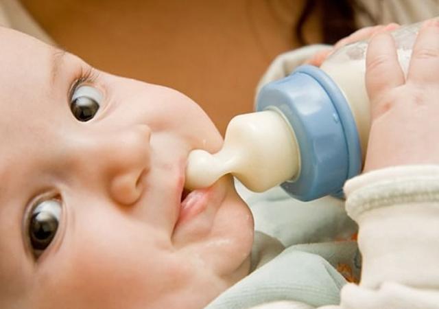 8个常见的奶瓶使用误区，你能保证没犯过错？现在改还来得及