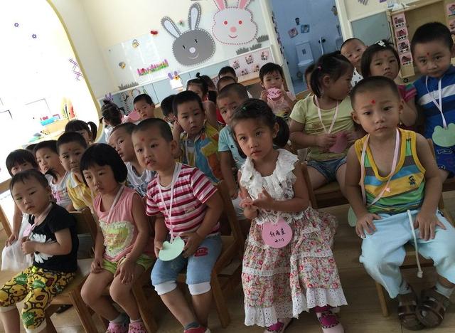 当孩子哭闹不想去幼儿园的时候，该接受还是拒绝？宠爱≠纵容