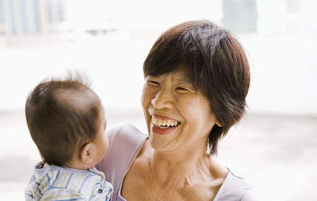 把娃交给老人带，自己很轻松？给孩子造成的伤害，是你想不到的