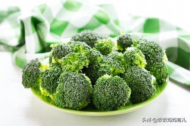西兰花是“穷人医生”，给孩子吃好处多，可惜吃得不对就是浪费