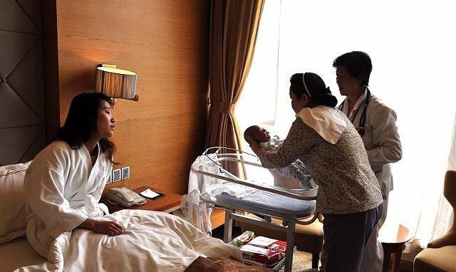 产后坐月子，你会请月嫂吗？看完这3点，你心里就有数了！