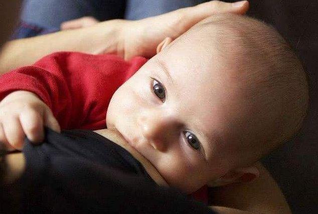 明星妈妈张歆艺称：母乳喂养的宝宝妈妈们，你们真是了不起的女性