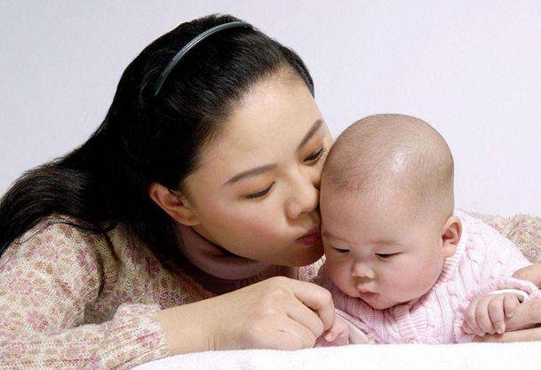 女人生完孩子后要不要去上班？经济不独立的女人，婚姻大多不美满