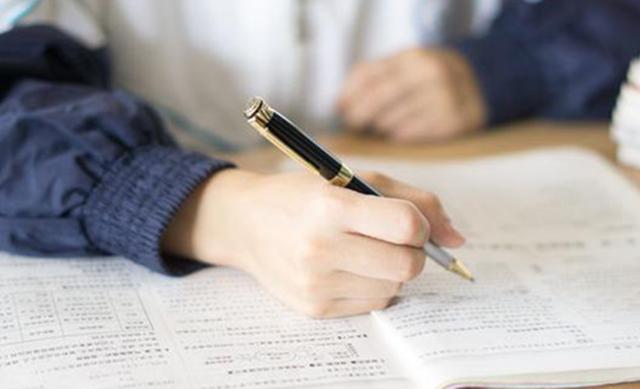 孩子做事“三分钟热度”?培养孩子专注力,这四方面爸妈要做好!