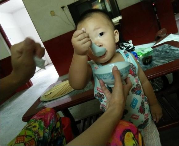 忠告：这3种汤最好别让孩子喝了，容易积食爱生病，家长别大意！