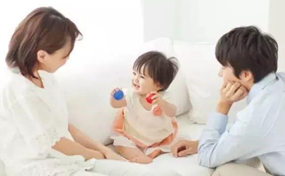 宝宝开口叫爸妈，会的越早智商越高吗？其实跟这两方面有关系