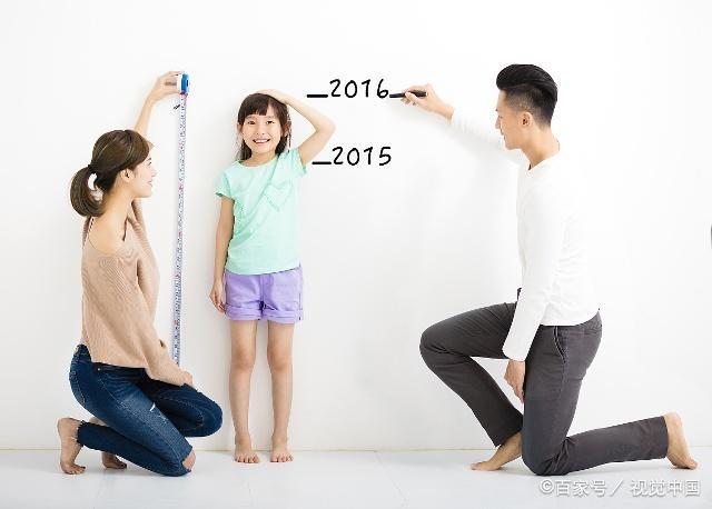爸妈个子矮，孩子长得却很高？可能和这3个因素有关，别忽视！