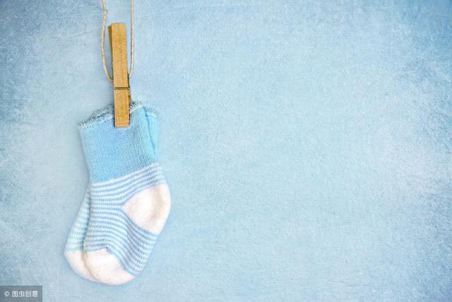 宝宝要穿袜子睡觉吗？这些情况要给宝宝穿袜子，宝妈别大意