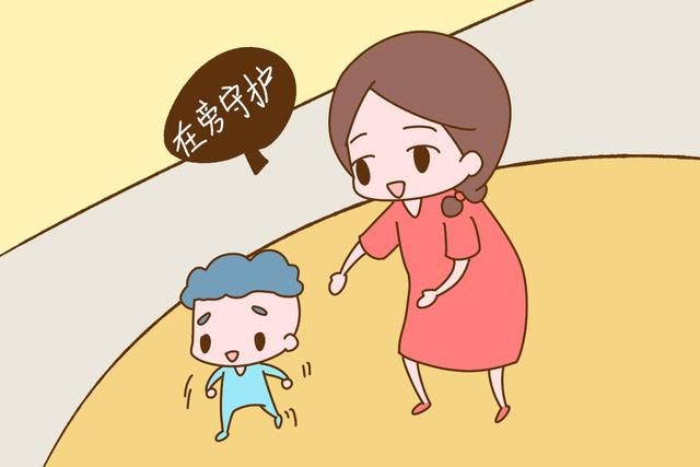 一岁宝宝学走路时，这种行为家长要避开，别伤了宝宝还不自知