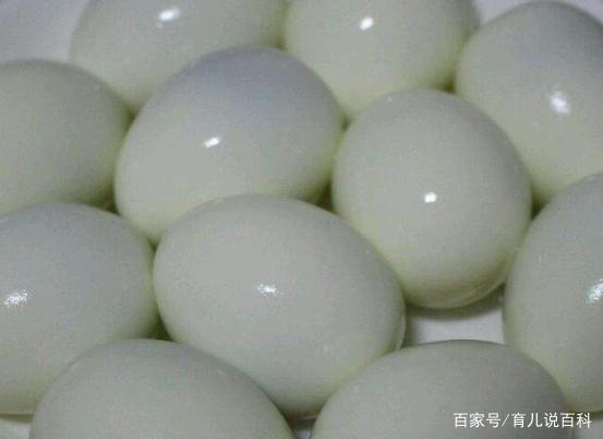 3岁孩子食物中毒，只因家长在鸡蛋里掺了这东西，年轻父母要注意