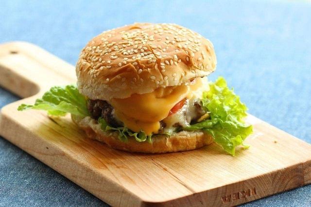 孕期交流：怀孕期间的准妈妈，很想吃垃圾食品怎么办呢？