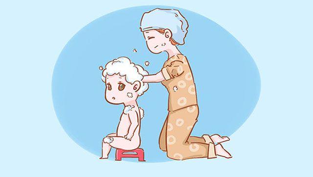 给宝宝洗完澡后，家长多注意这几个方面，对他的健康有益处