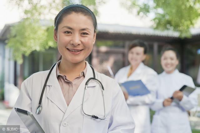 分娩说：医生在给产妇做剖腹产手术时，需要拉开准妈妈几层肉呢？