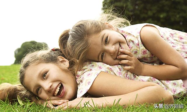 一则公益广告引人深思，要想孩子人生成功快乐，家长应该这么做