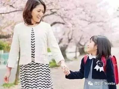 孩子放学后，父母的第一句话很重要