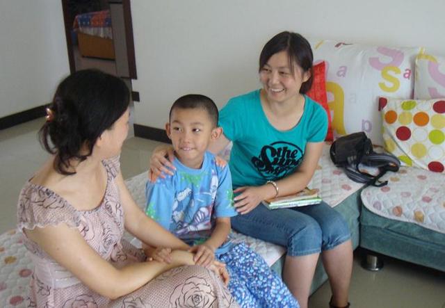 保姆带孩子从没尿湿过裤子，妈妈打开家里监控，强忍眼泪报了警