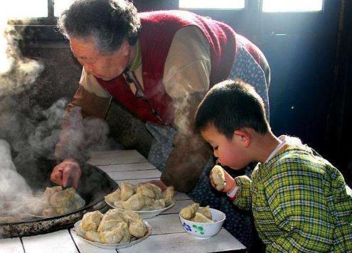 老人最喜欢的6个育儿“老观念”，坑娃不浅，是时候改一改了
