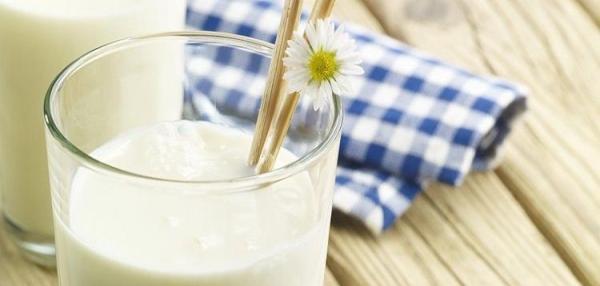 父母给孩子添加辅食时需注意，这4种食物容易导致过敏，别再给宝宝吃了！