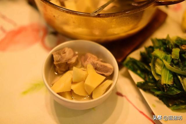 推荐一款辅食汤的做法，食材丰富又美味，不怕宝宝缺营养