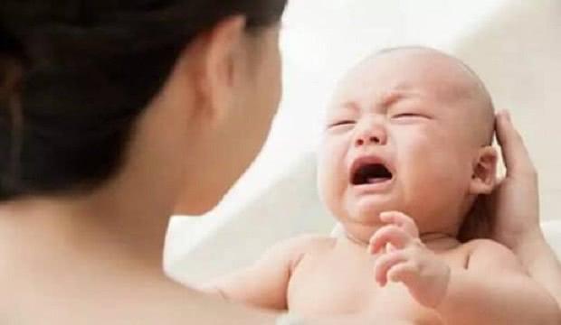宝妈这样哄宝宝睡觉，娃会越来越难带，还影响身体发育