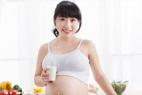 孕期营养：孕妇喝纯牛奶好呢，还是喝酸奶比较好？为什么？