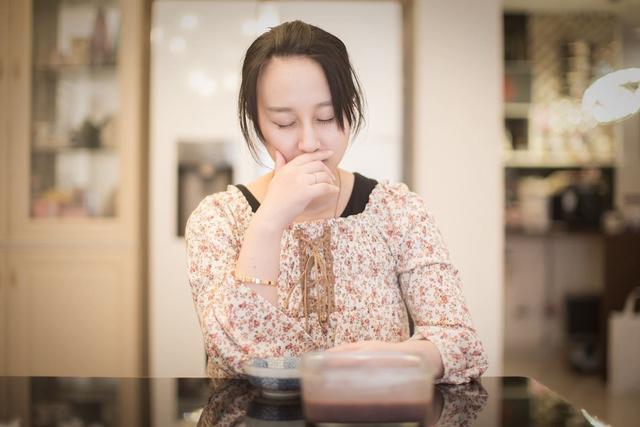大多数孕妈，夜间都会有这种生理现象，不要憋着，不然伤胎又伤己