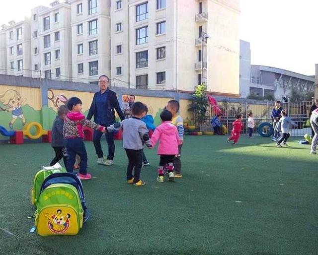为什么很多孩子都不在幼儿园拉粑粑？这3个原因，家长要知道！