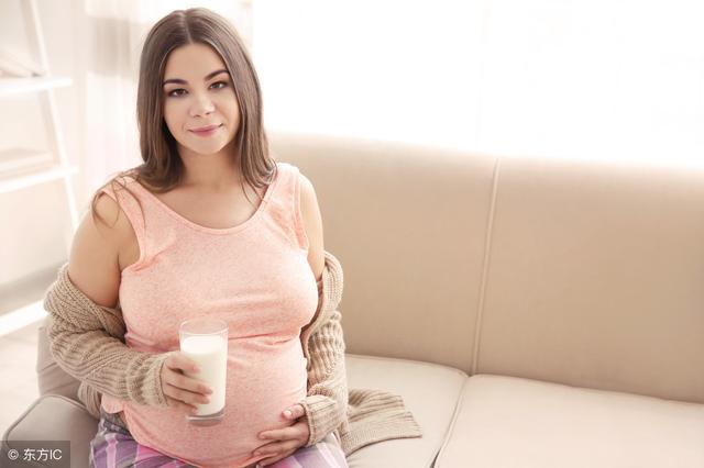 孕期营养：孕妇喝纯牛奶好呢，还是喝酸奶比较好？为什么？