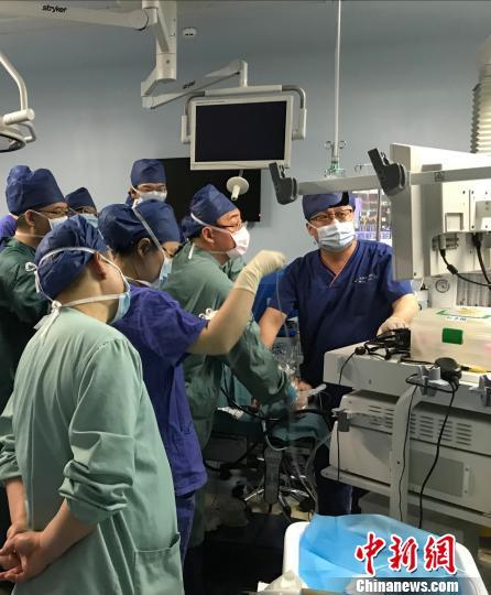 中国医学专家为40天大婴儿打通生命“最难通道”